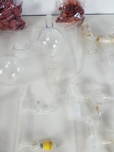 Thumbnail image of Job Lot Lab Glassware Glass Condensing Apparatus, Condensers, Dropping Funnels
