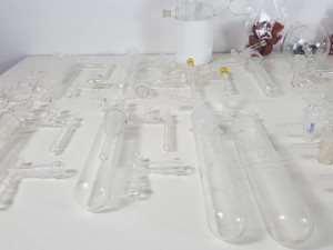 Thumbnail image of Job Lot Lab Glassware Glass Condensing Apparatus, Condensers, Dropping Funnels