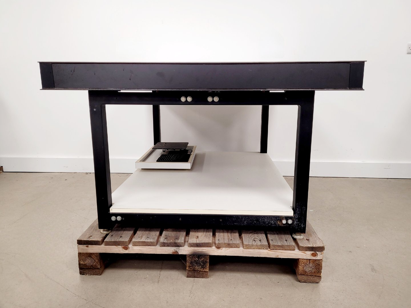 Image of Beckman/MoFlo Optical Imperial Table
