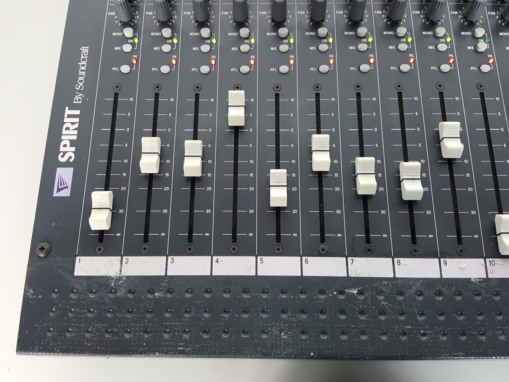 Image of Soundcraft Spirit Live 3-2 Analog Audio Mixer with Power Supply