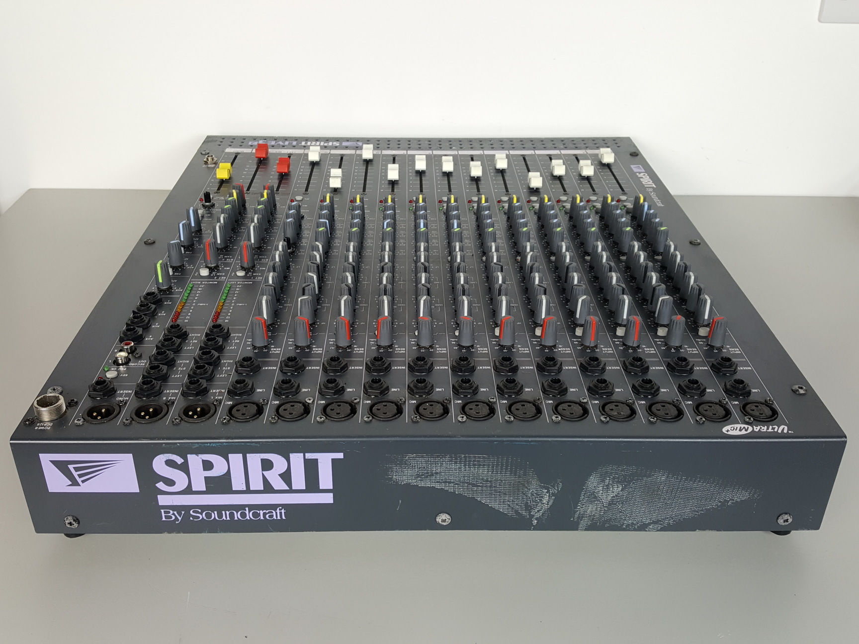 Image of Soundcraft Spirit Live 3-2 Analog Audio Mixer with Power Supply
