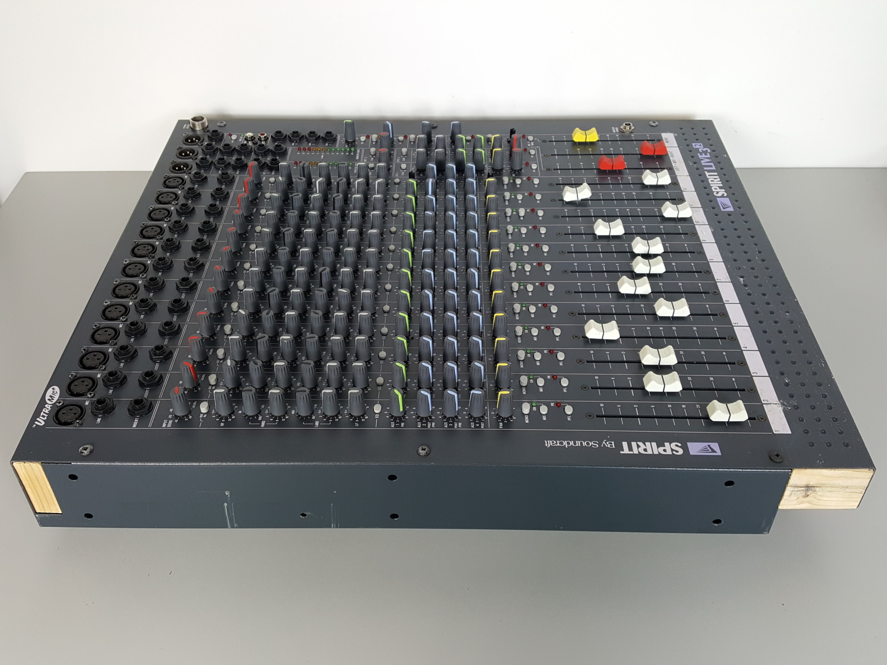 Image of Soundcraft Spirit Live 3-2 Analog Audio Mixer with Power Supply
