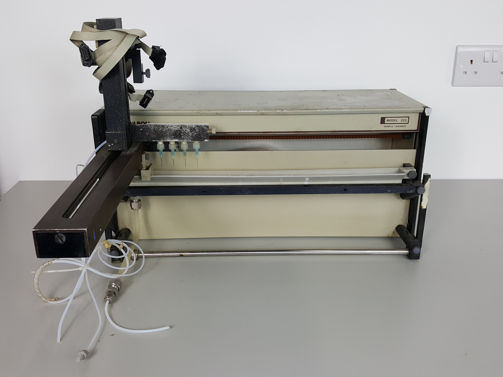 Image of Gilson Model 222 Sample Charger - Liquid Handler / Sampler for HPLC System Lab