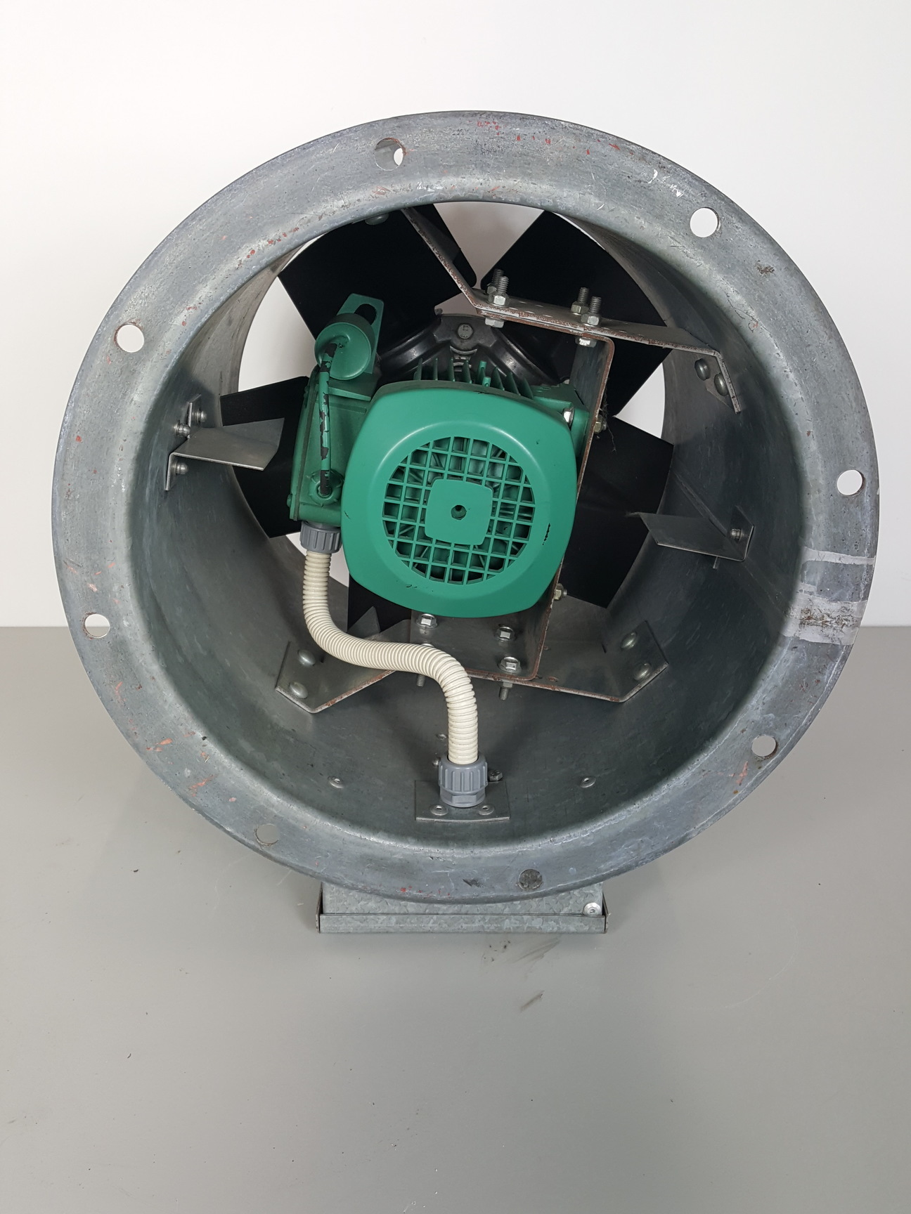 Image of NUAIRE World Class Ventillation Axial Fan Model no. AX31X-421 Lab