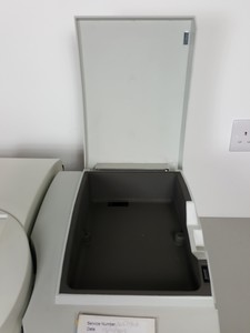 Thumbnail image of Thermo Scientific Evolution 300 BB UV-VIS Spectrophotometer Part no 10300201 Lab