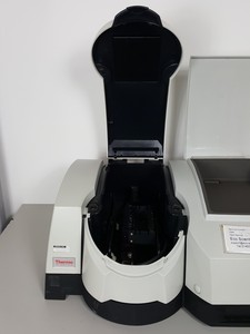 Thumbnail image of Thermo Scientific Evolution 300 BB UV-VIS Spectrophotometer Part no 10300201 Lab