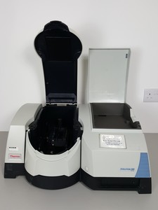 Thumbnail image of Thermo Scientific Evolution 300 BB UV-VIS Spectrophotometer Part no 10300201 Lab