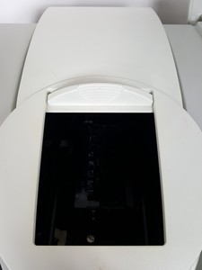 Thumbnail image of Thermo Scientific Evolution 300 BB UV-VIS Spectrophotometer Part no 10300201 Lab