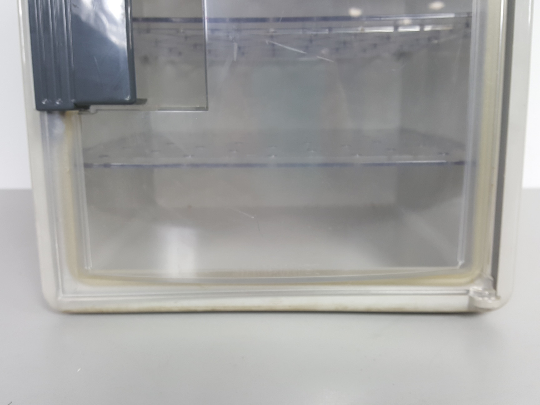 Image of Sanplatec D-BOX Desiccation Cabinet Auto-type Desiccator with Hygrometer Lab