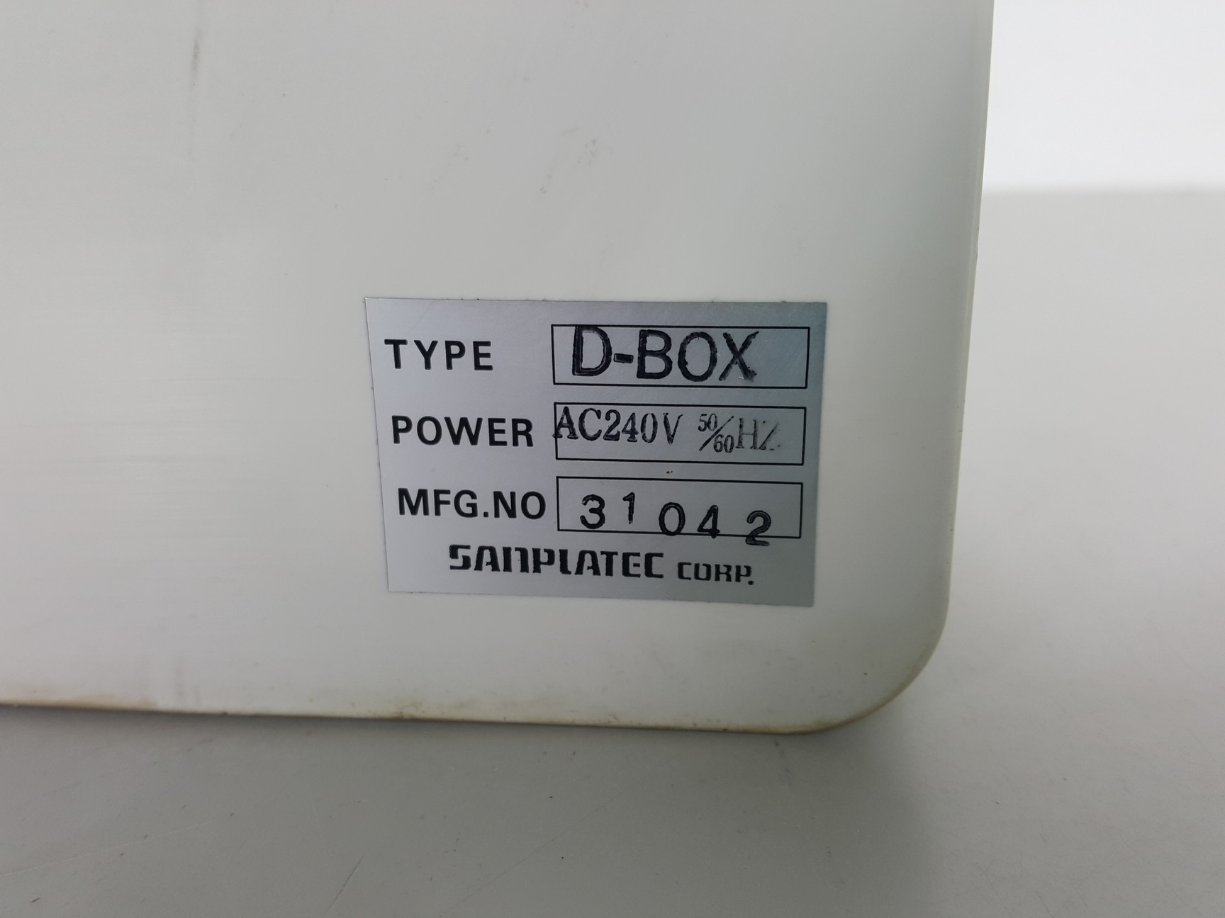 Image of Sanplatec D-BOX Desiccation Cabinet Auto-type Desiccator with Hygrometer Lab