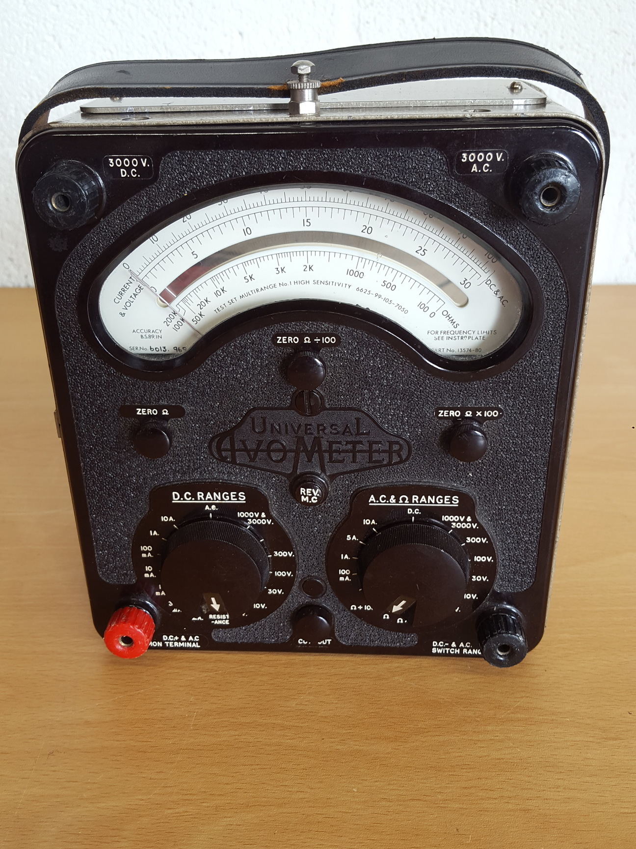 Image of Avo Universal Multi-Range Avometer Multimeter Voltmeter 3000V AC/DC Lab