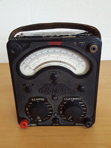 Thumbnail image of AVO Universal Avometer Multimeter Model 8 MK. III 3 2500V AC/DC Voltmeter Lab