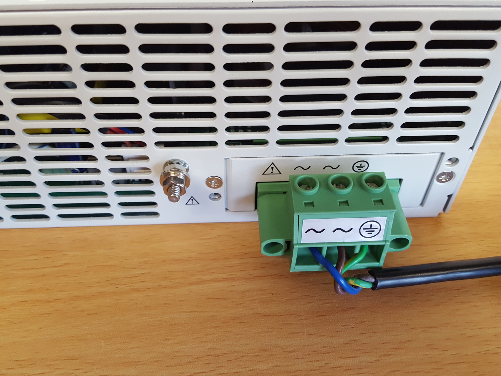 Image of TDK-Lambada GEN330W Programmable DC Power Supply Unit