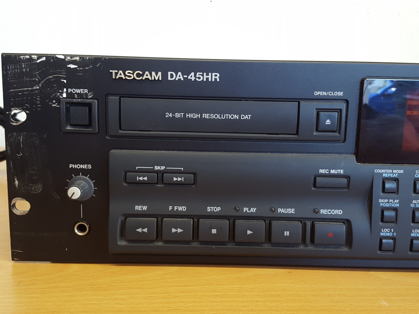 Image of TASCAM DA-45HR 24-bit High Resolution DAT Recorder Spares or Repair