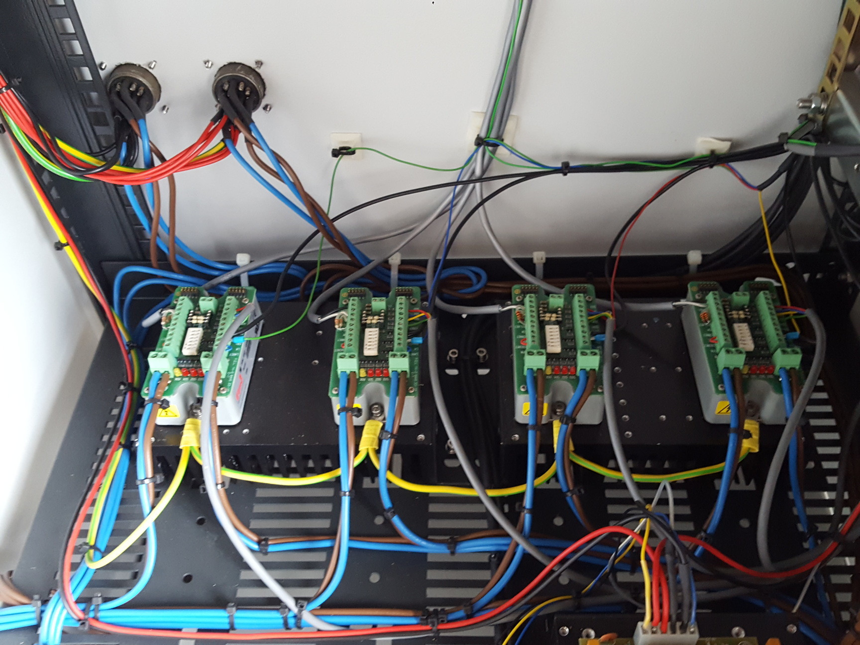 Image of TDK-LAMBDA GN3300W Studio/Lab Power Hub 240V Variable DC Control