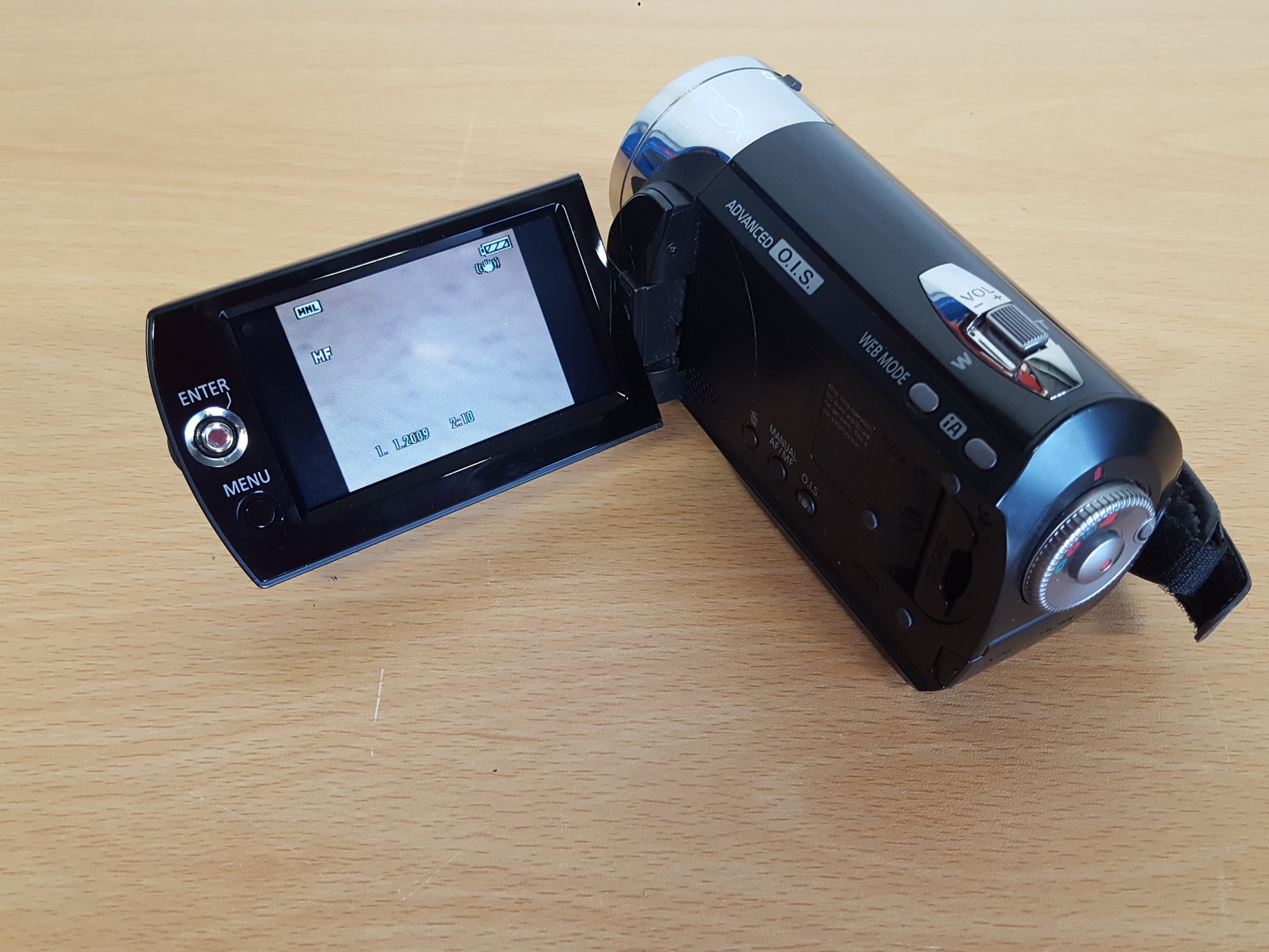 Image of Panasonic SDR-226 Digital Video Camera / Camcorder x70 Zoom