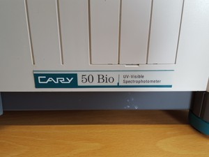 Thumbnail image of Cary 50 Bio UV-Vis Spectrophotometer W/ Cary PCB-150 Water Peltier System Lab