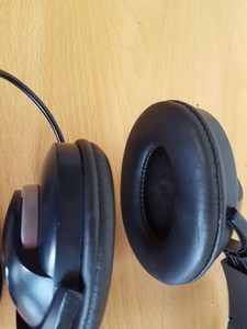 Thumbnail image of 5 x Headphones & 6 x Podcasting Microphones - Alesis, Unitone, Wesco, AMO1 