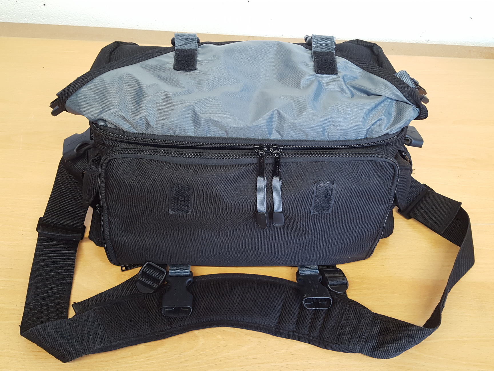 Image of Tamrac Pro 8 Camera Gadget Bag