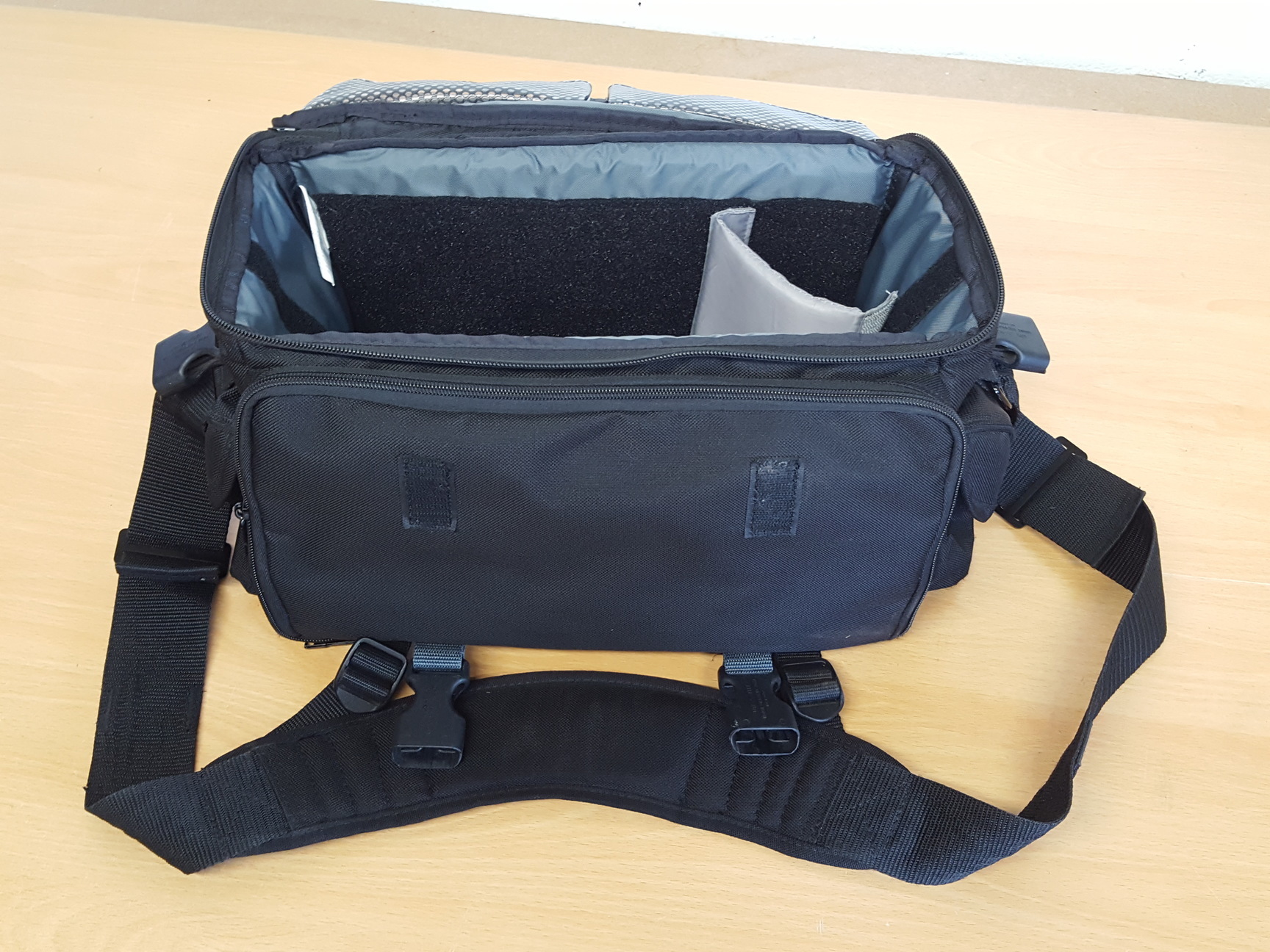 Image of Tamrac Pro 8 Camera Gadget Bag