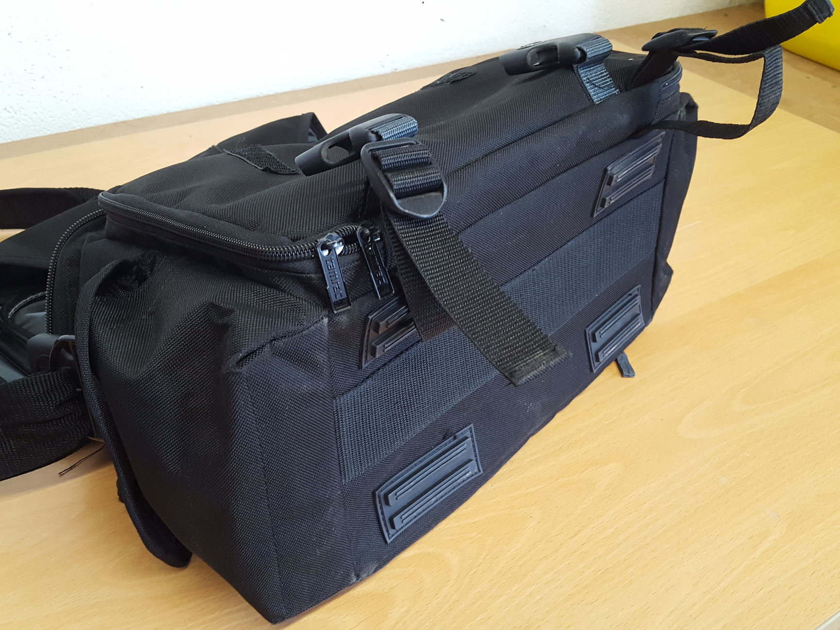 Image of Tamrac Pro 8 Camera Gadget Bag