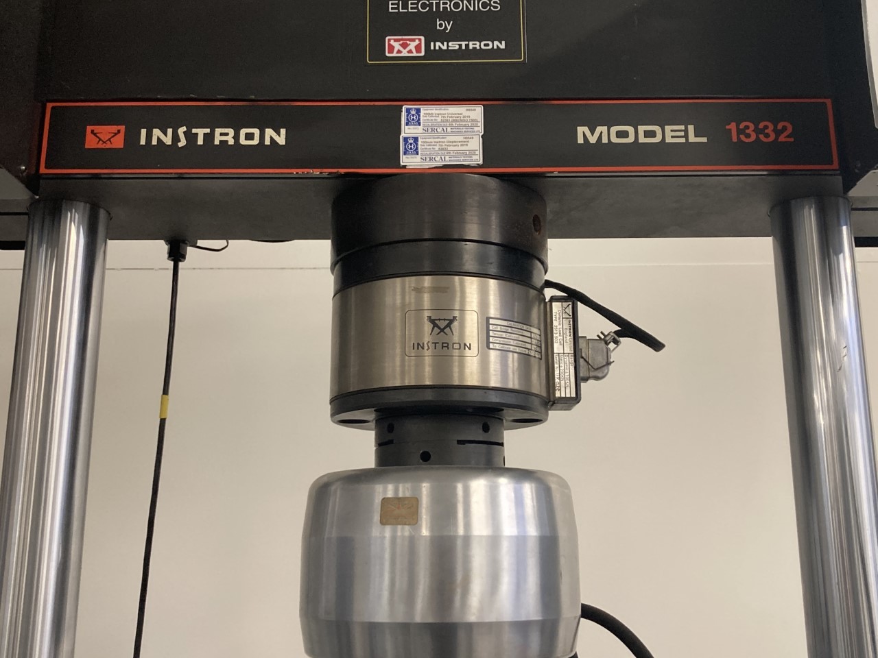 Instron Model 1332 Servo Hydraulic Fatigue Test System 100kN Load Cell ...