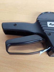 Thumbnail image of Lynx C-8E Pricing Gun with 30 Rolls (45000) Labels