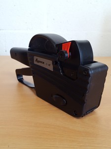 Thumbnail image of Lynx C-8E Pricing Gun with 30 Rolls (45000) Labels