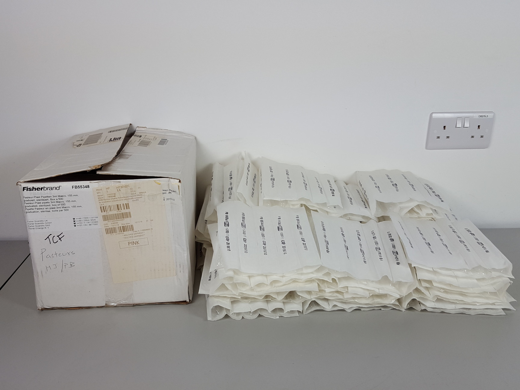 Image of Lot of 391 FisherBrand 3mL Graduated Plastic Pasteur Pipettes Lab