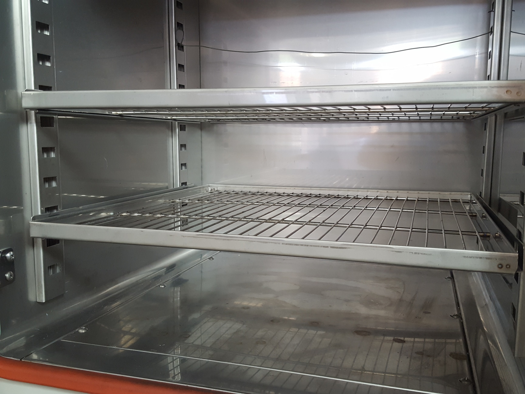 Image of Sanyo MIR-162 Laboratory Incubator With User Manual Lab