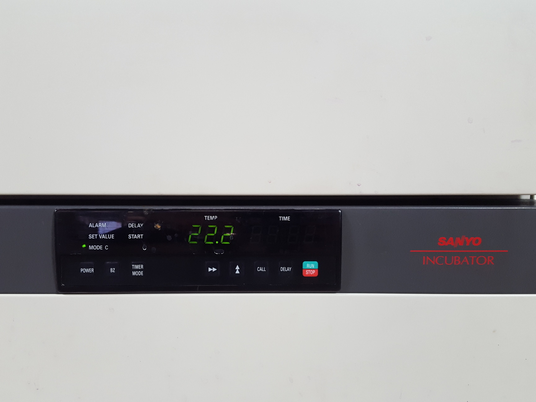 Image of Sanyo MIR-162 Laboratory Incubator With User Manual Lab