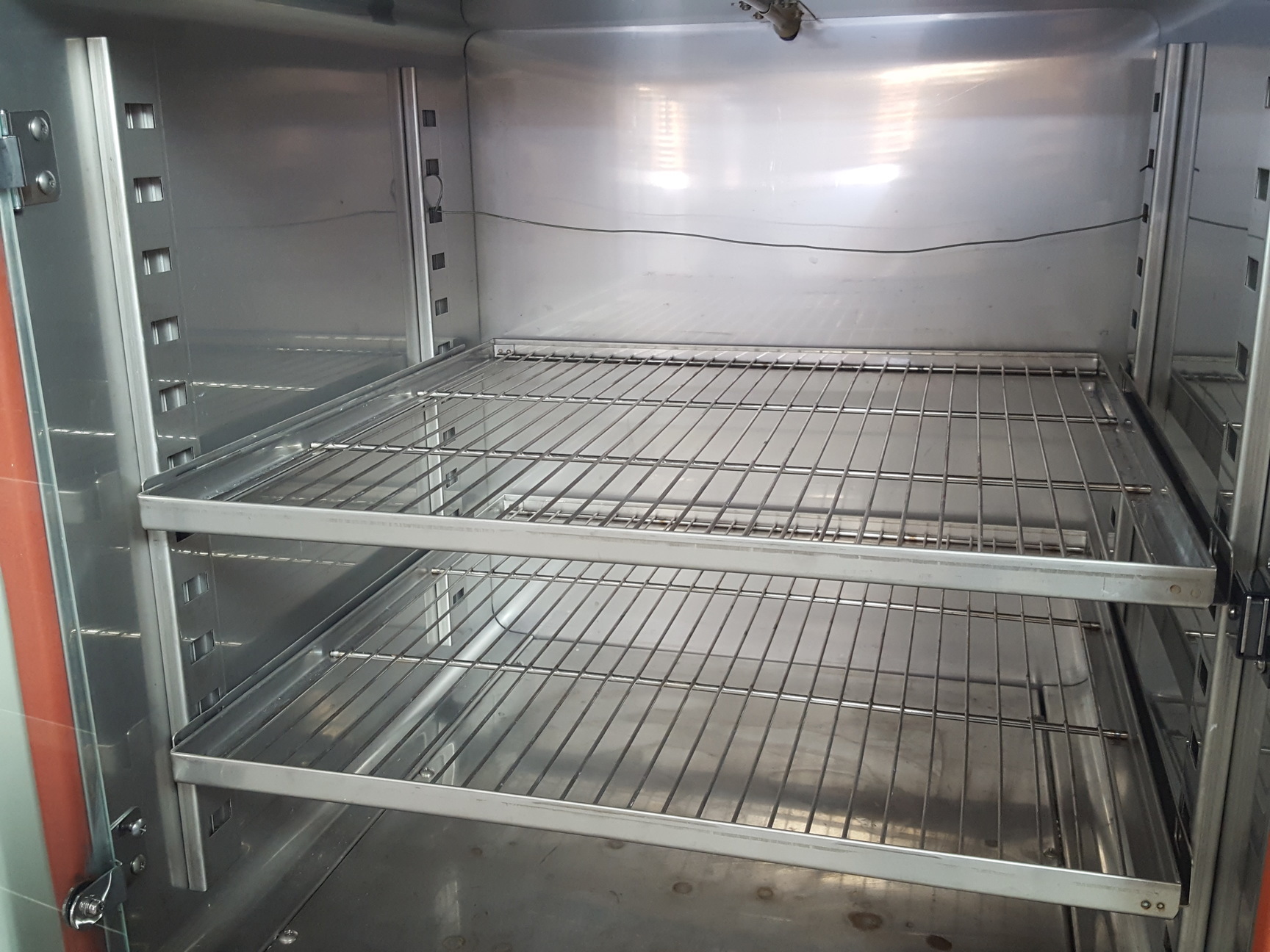 Image of Sanyo MIR-162 Laboratory Incubator With User Manual Lab