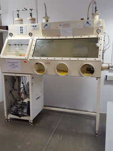 Thumbnail image of Alvic Scientific Containment System Glovebox Gas Purge Lab + Vacuum Pumps