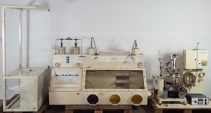 Thumbnail image of Alvic Scientific Containment System Glovebox Gas Purge Lab + Vacuum Pumps