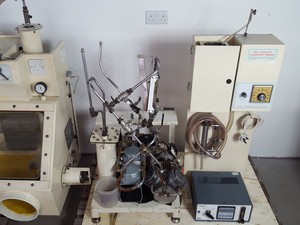Thumbnail image of Alvic Scientific Containment System Glovebox Gas Purge Lab + Vacuum Pumps