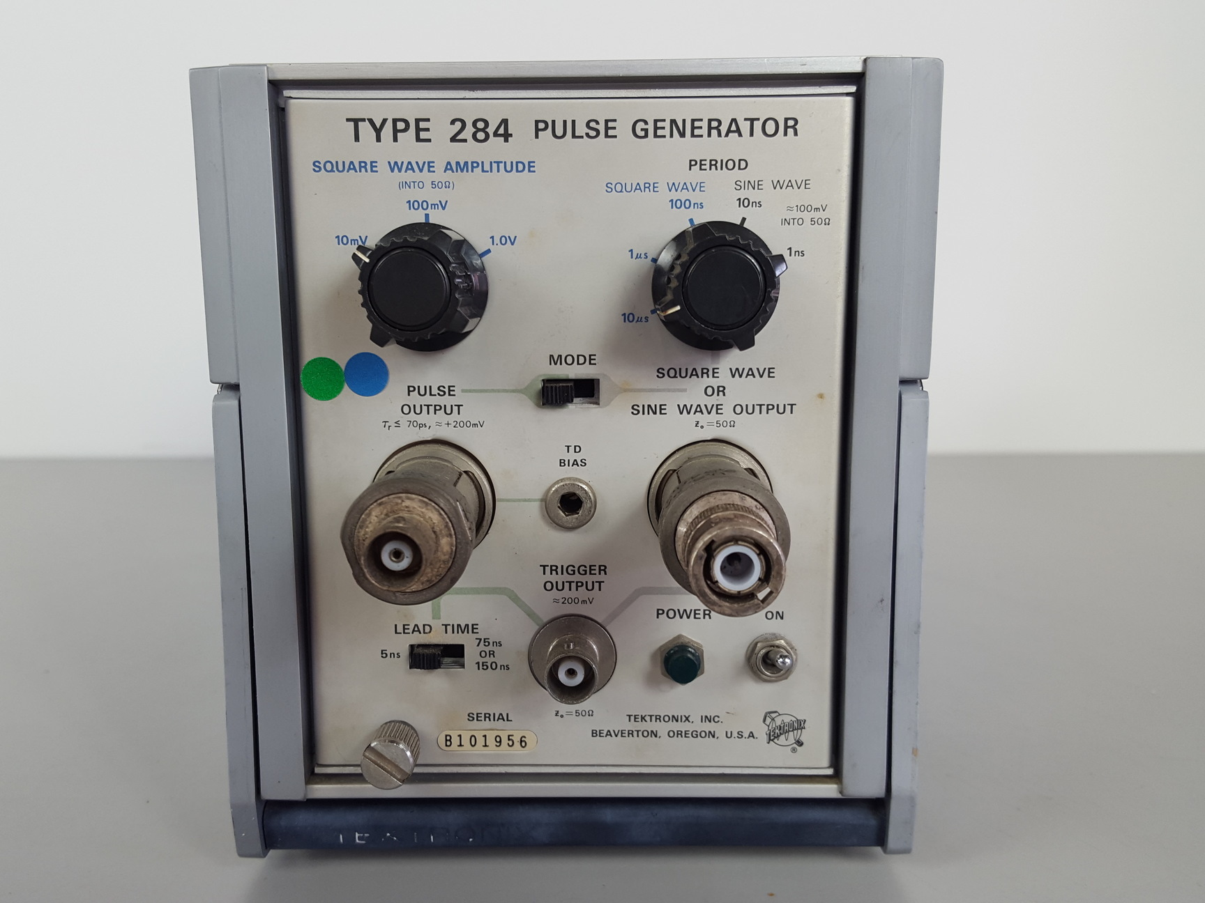 Image of Tektronix Type 284 Pulse Generator Lab Spares or Repairs