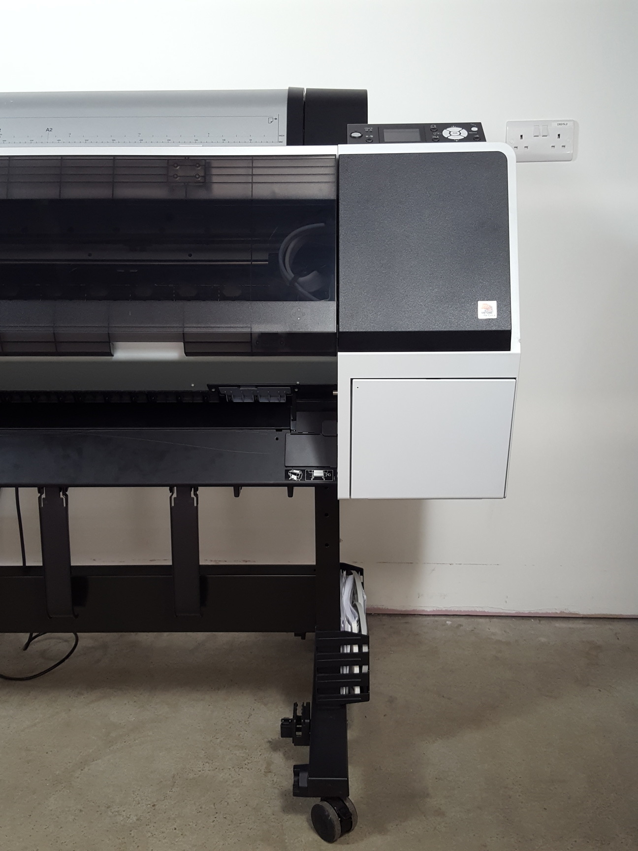 Image of Epson Stylus Pro 9900 K162A Large Format 44" Photo Printer UltraChrome HDR