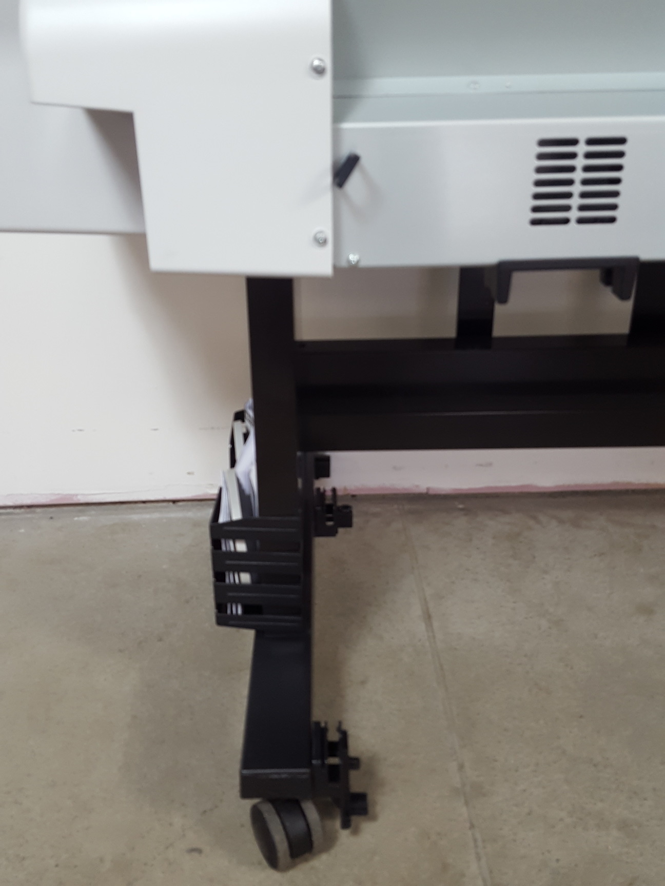 Image of Epson Stylus Pro 9900 K162A Large Format 44" Photo Printer UltraChrome HDR