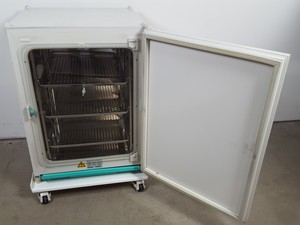 Thumbnail image of Heraeus HeraCell Laboratory CO2 Incubator Lab