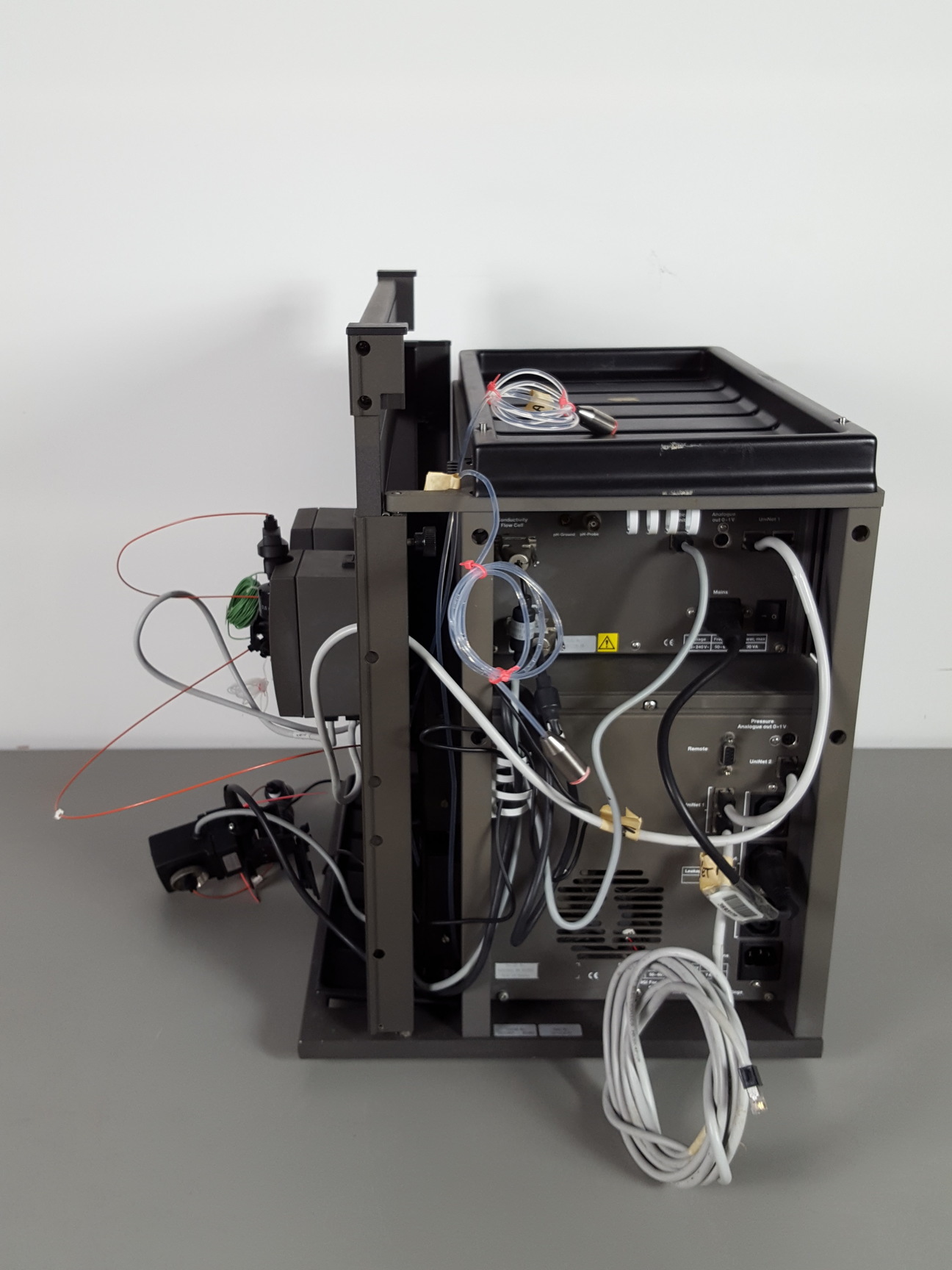 Image of Amersham Pharmacia Biotech AKTA FPLC System & Accessories - UPC-900 FRAC-950 Lab