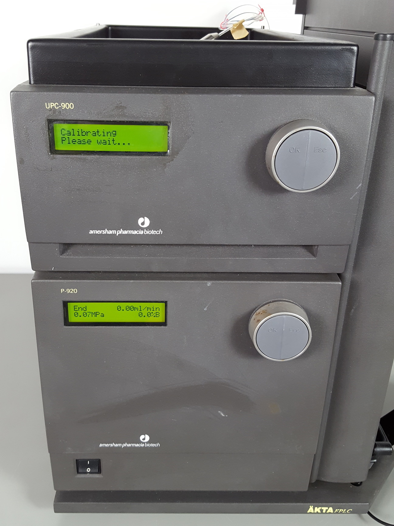 Image of Amersham Pharmacia Biotech AKTA FPLC System & Accessories - UPC-900 FRAC-950 Lab