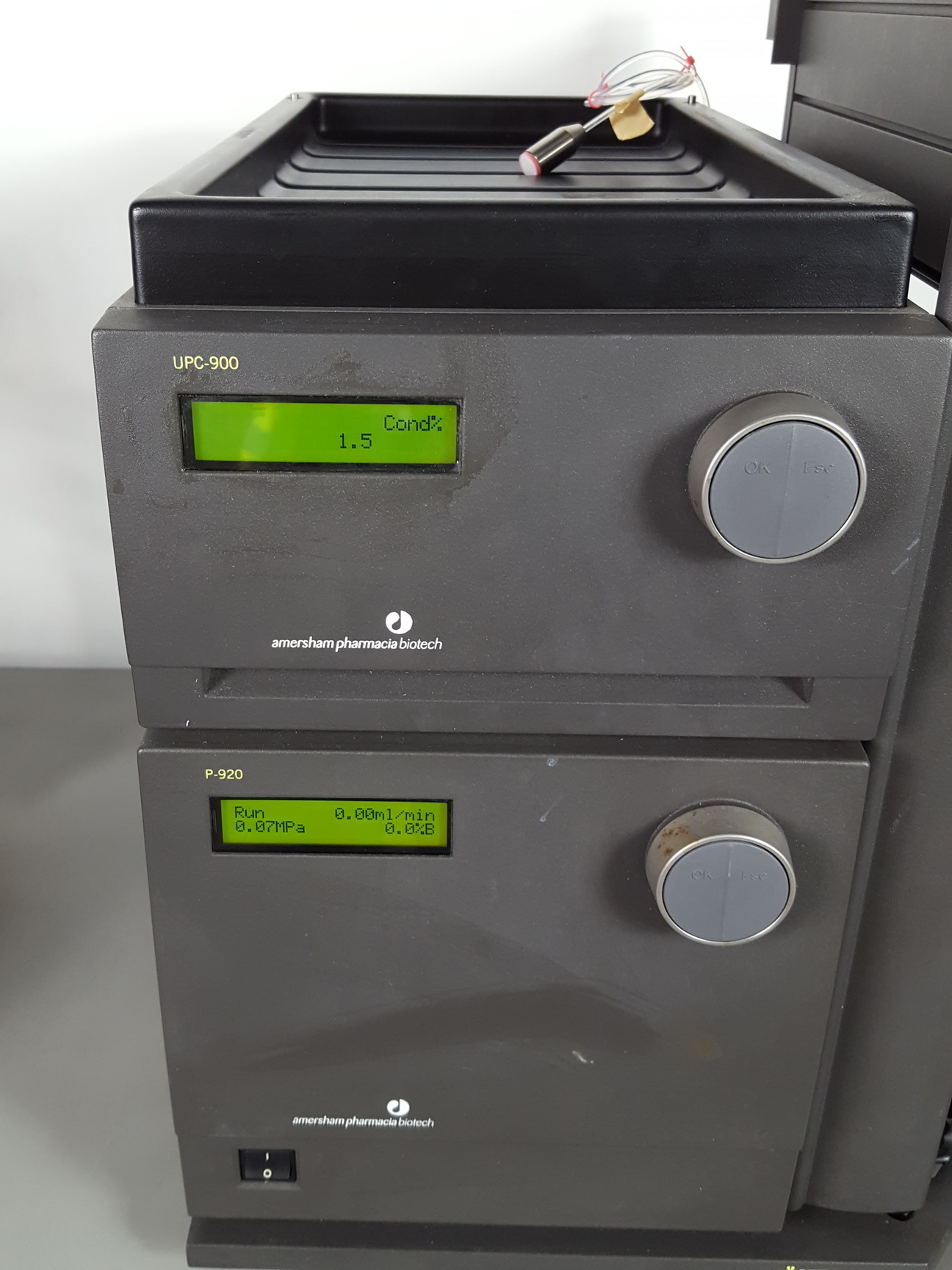 Image of Amersham Pharmacia Biotech AKTA FPLC System & Accessories - UPC-900 FRAC-950 Lab