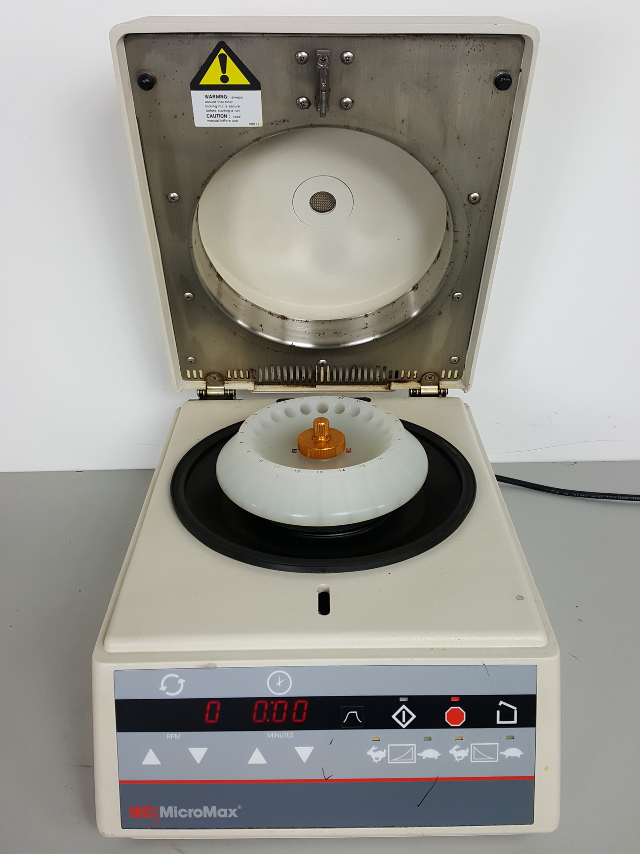 Image of IEC Micromax Centrifuge with IEC 851 Rotor 24 x 1.5ml 13200rpm Lab
