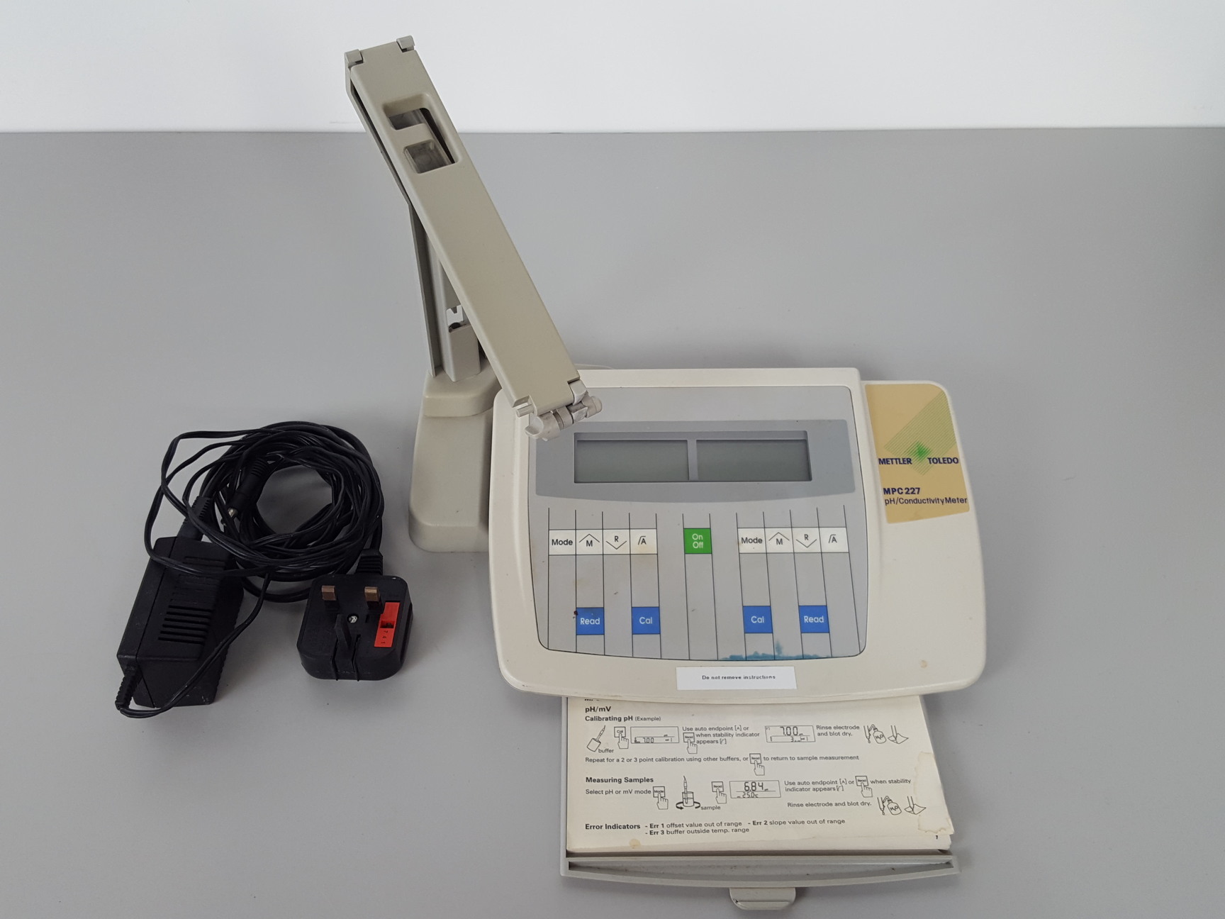 Image of Mettler Toledo MPC227 pH / Conductivity Meter Lab