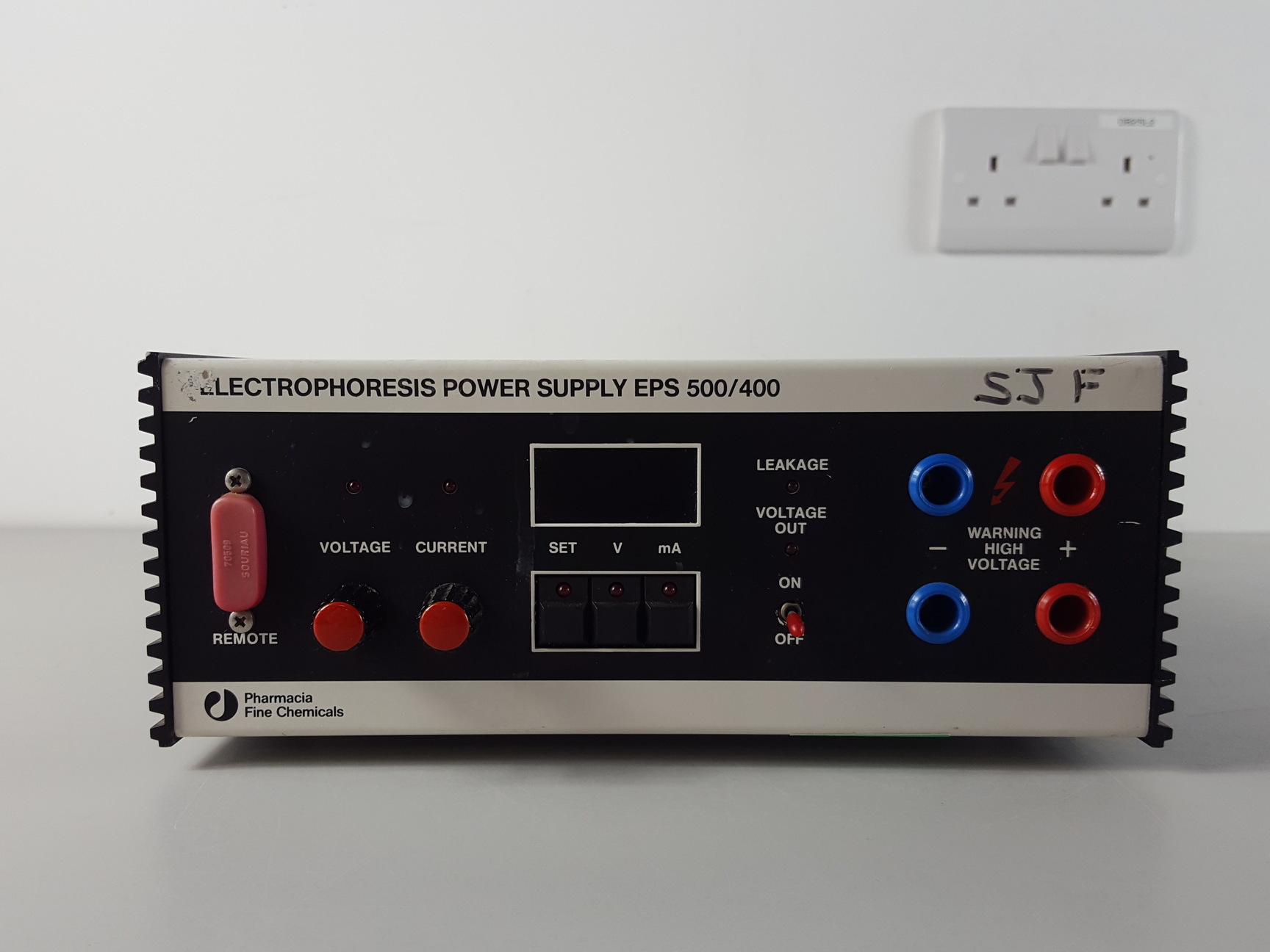 Image of Pharmacia Fine Chemicals Electrophoresis Power Supply EPS 500/400 Lab