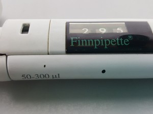 Thumbnail image of Labsystems 12 Channel Finnpipette Model 4510 50-300uL Lab