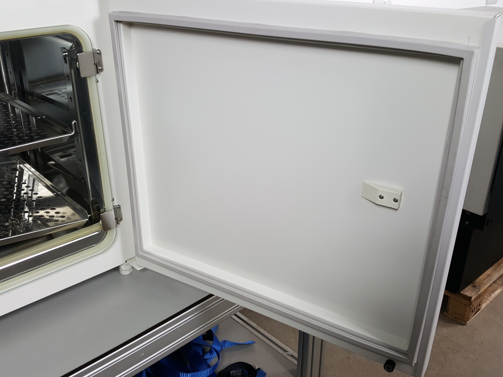 Image of Thermo Scientific Heraeus BB 6060 Benchtop Laboratory CO2 Incubator Lab