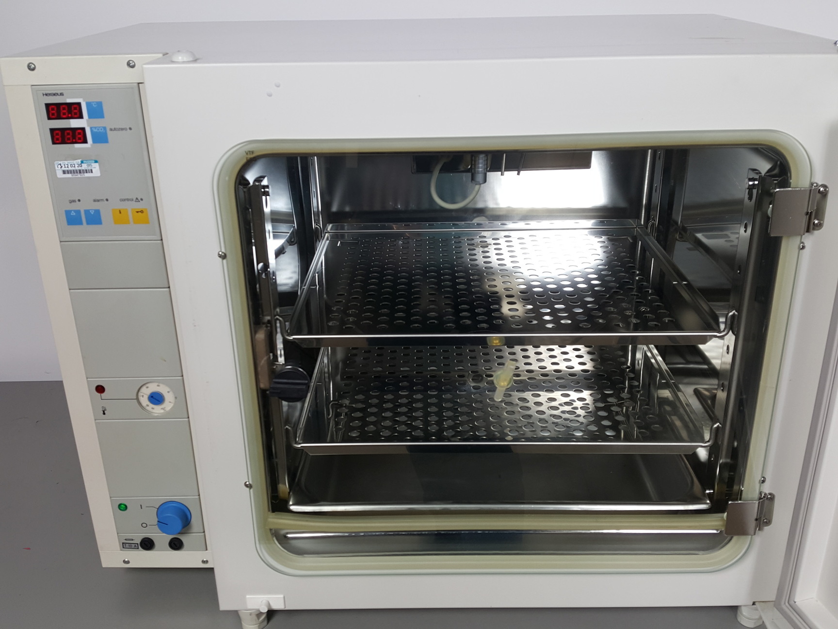Image of Thermo Scientific Heraeus BB 6060 Benchtop Laboratory CO2 Incubator Lab