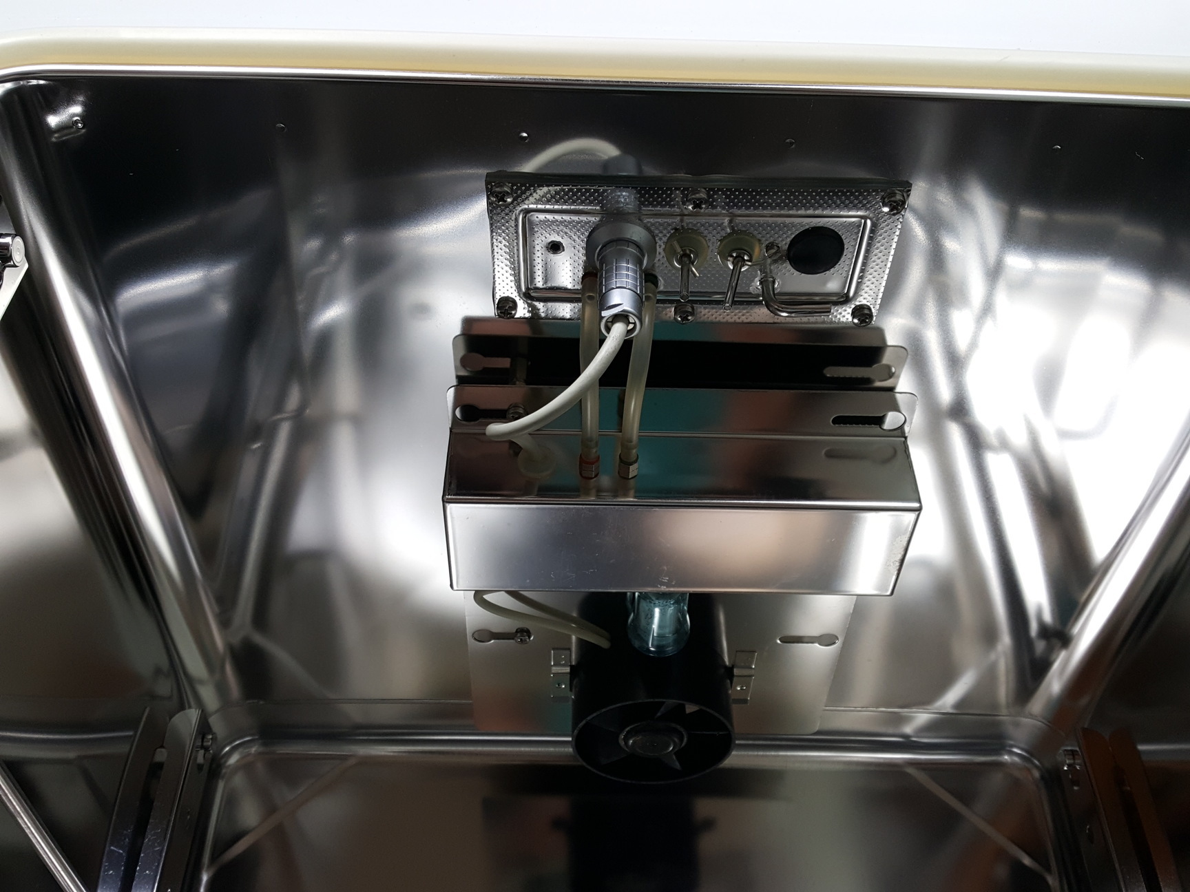 Image of Thermo Scientific Heraeus BB 6060 Benchtop Laboratory CO2 Incubator Lab
