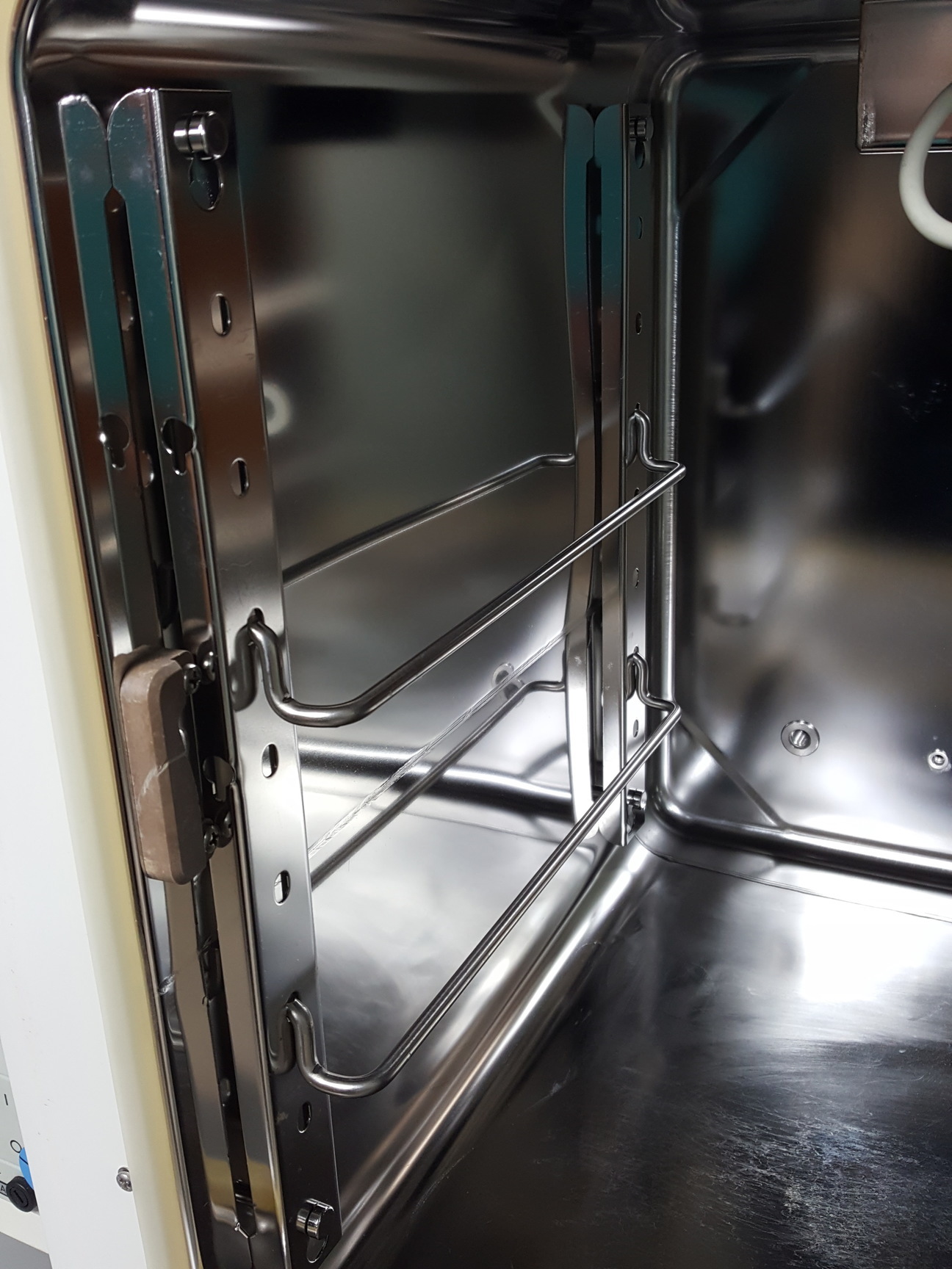 Image of Thermo Scientific Heraeus BB 6060 Benchtop Laboratory CO2 Incubator Lab